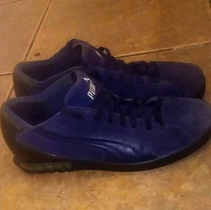 Men’s. Blue suede Pumas.
